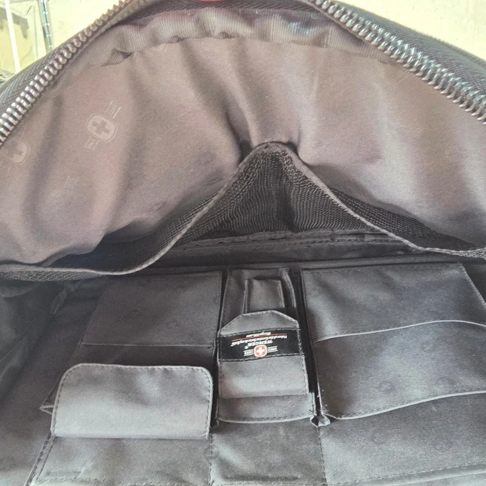 Wenger Swiss Army Patriot 17 Rolling Laptop Briefcase Wheeled Case Black